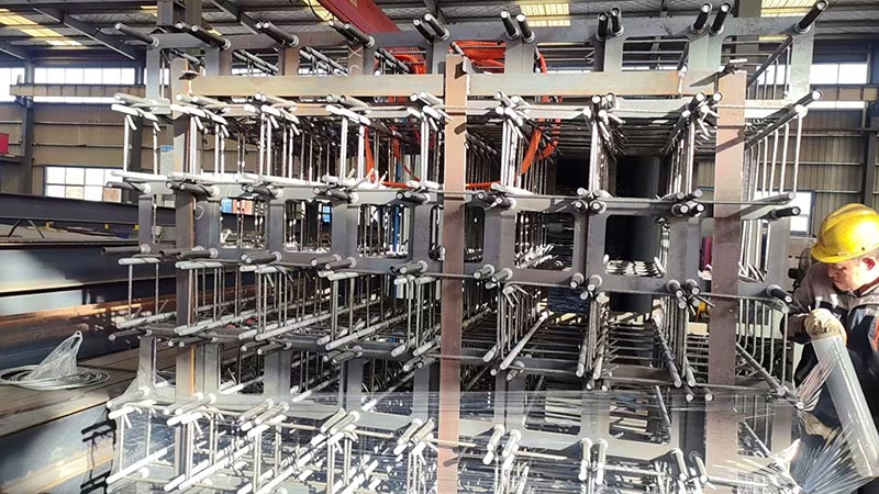 क़िंगदाओ लिवेइयुआन एनजेड चिकन फार्म के लिए उच्च शक्ति वाले एंकर बोल्ट प्रदान करता है