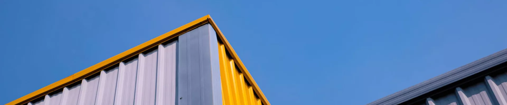 रंगीन स्टील प्लेटें